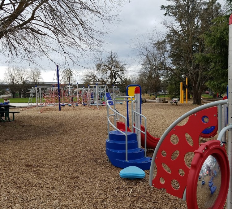 hawthorne-park-playground-photo